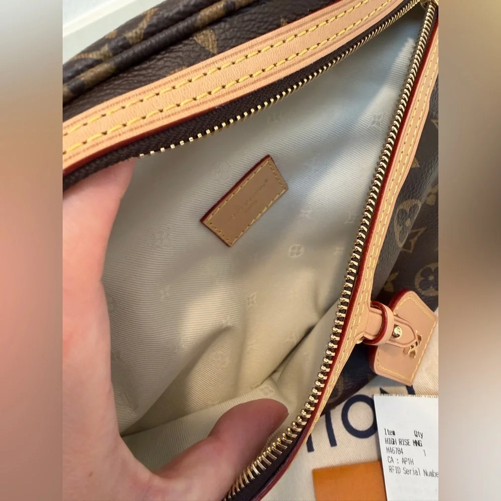 ❌SOLD OUT❌ Louis Vuitton Highrise Bumbag - Picture 6 of 13